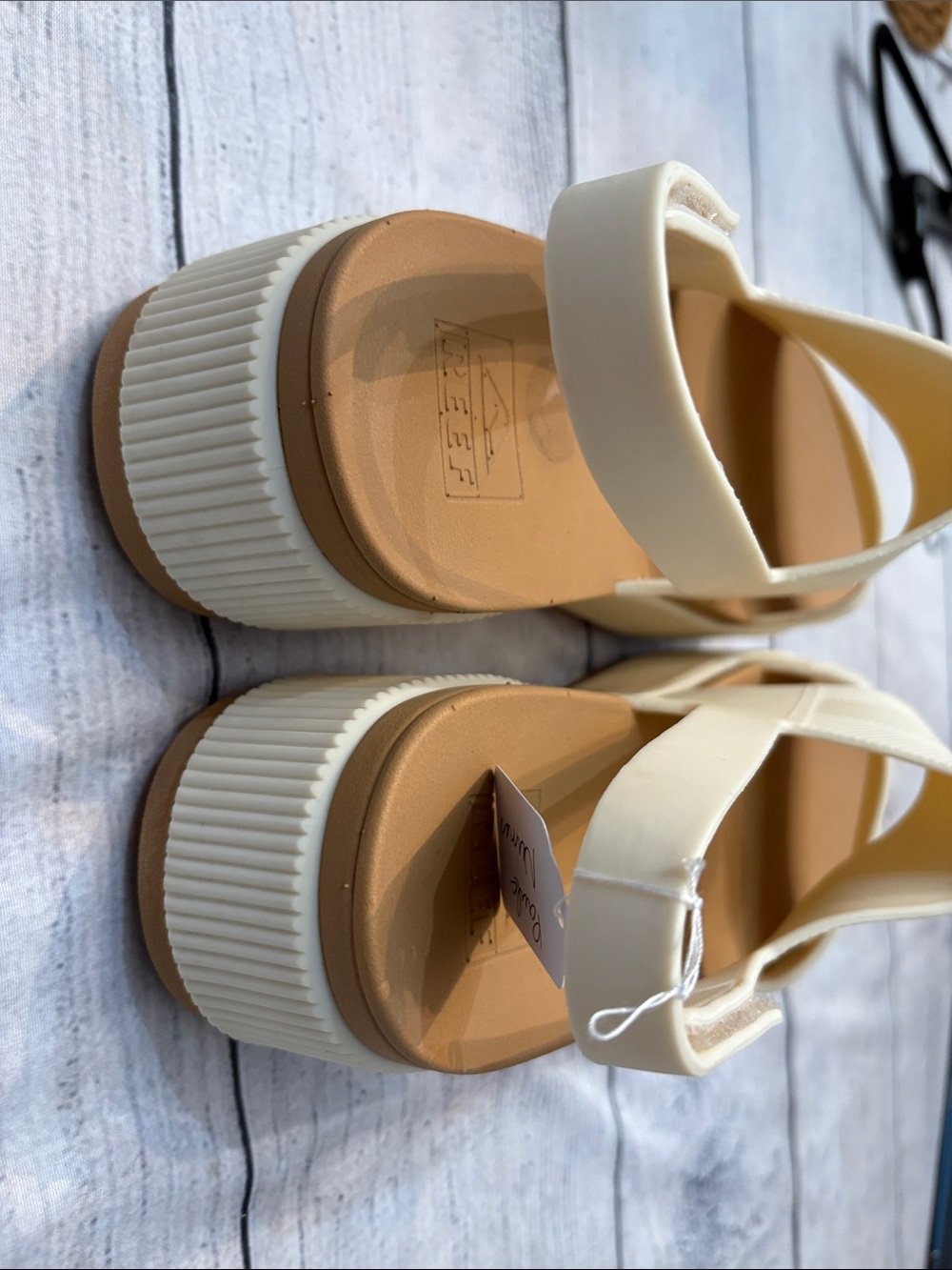 NEW Reef Water Vista Higher Platform Sandals In Cloud - 9 🌟 - Picture 7 of 8